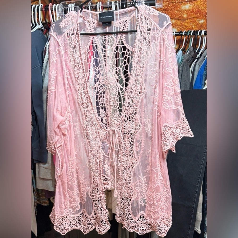 LIV Los Angeles Pink Floral Crochet Lace Kimono | XL